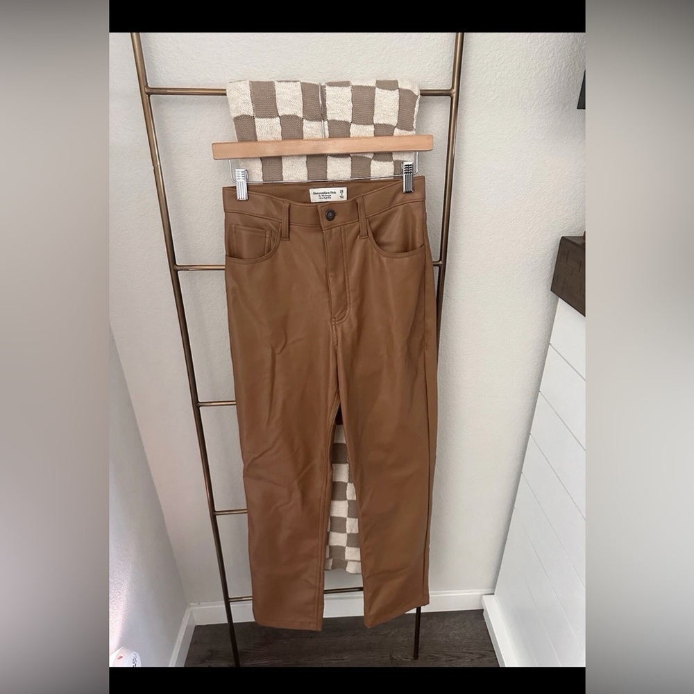 Abercrombie The 90's Straight Ultra‎ High Rise Brown Leather Pants Size 2/26
